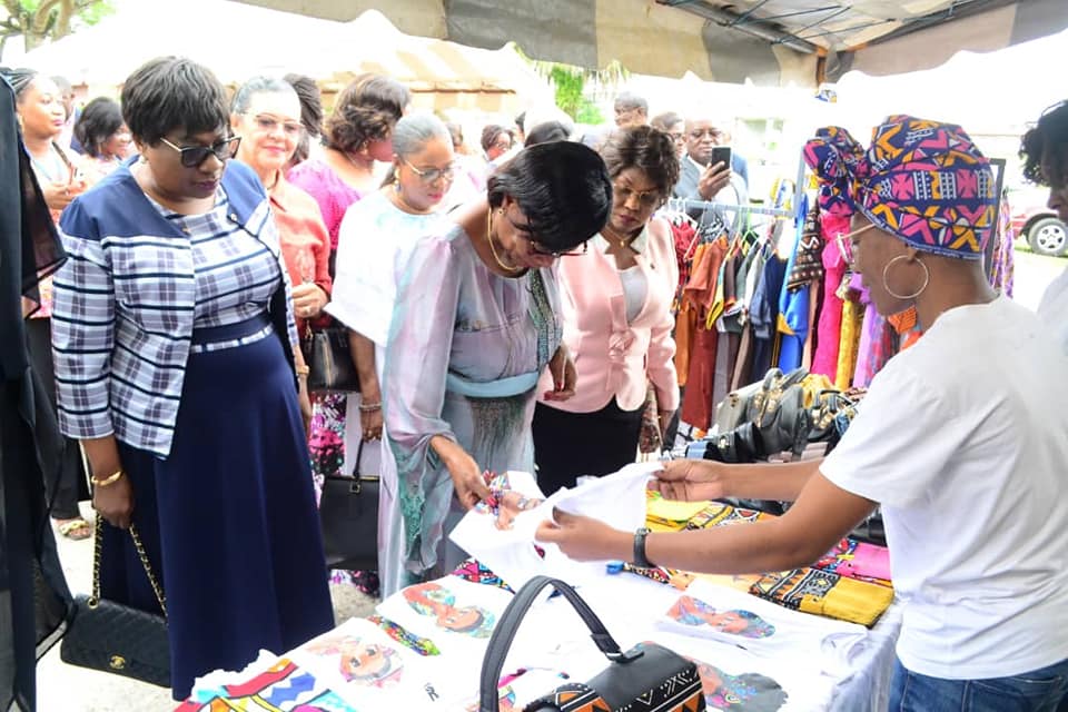 Gabon Mairie de Libreville Avec le marché spécial de la fête des